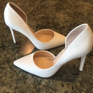 Jessica Simpson Shoes - White Jessica Simpson pointy toe heel Jessica Simpson Shoes - White Jessica Simpson pointy toe heel